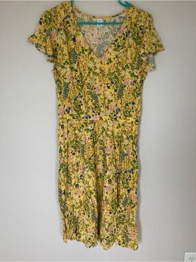 Old Navy yellow floral print wrap dress M Tall Yellow Floral Flutter Sleeve